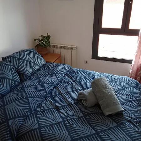 Acogedor En Sabinanigo, Tu Base En El Pirineo *