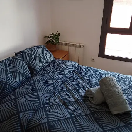 Acogedor En Sabinanigo, Tu Base En El Pirineo Апартаменты